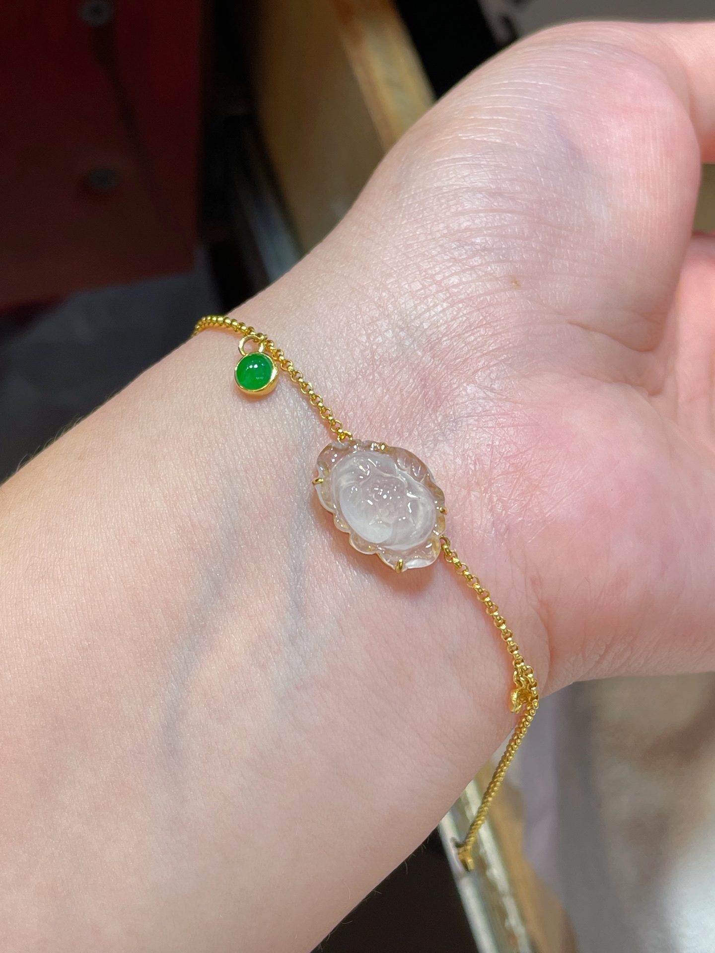 ️翡翠莲花手链，光感强烈料子水润通透，种老起光。18k镶，佩戴效果佳，17-11.9-4.5