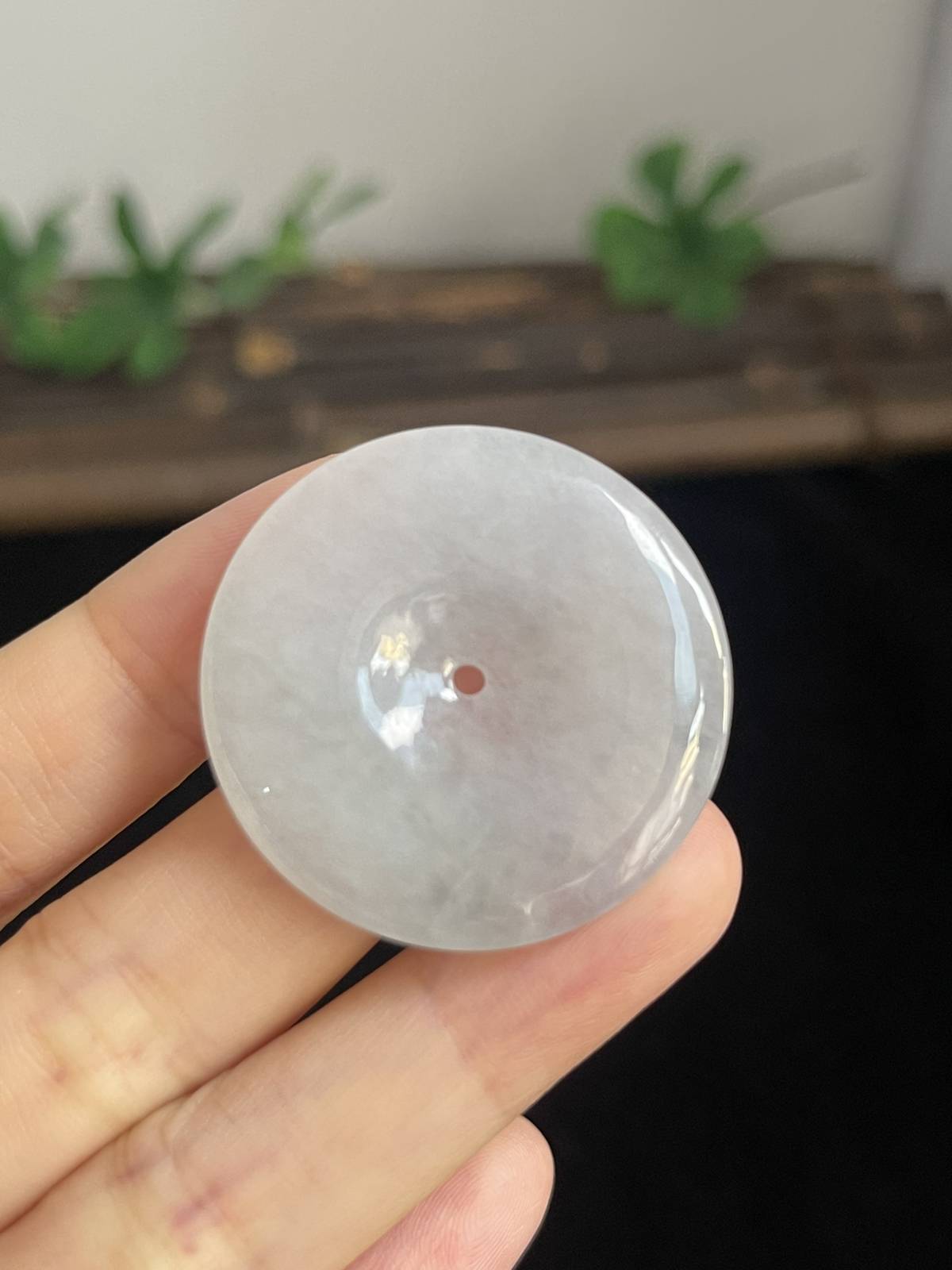 翡翠冰糯种白色平安扣