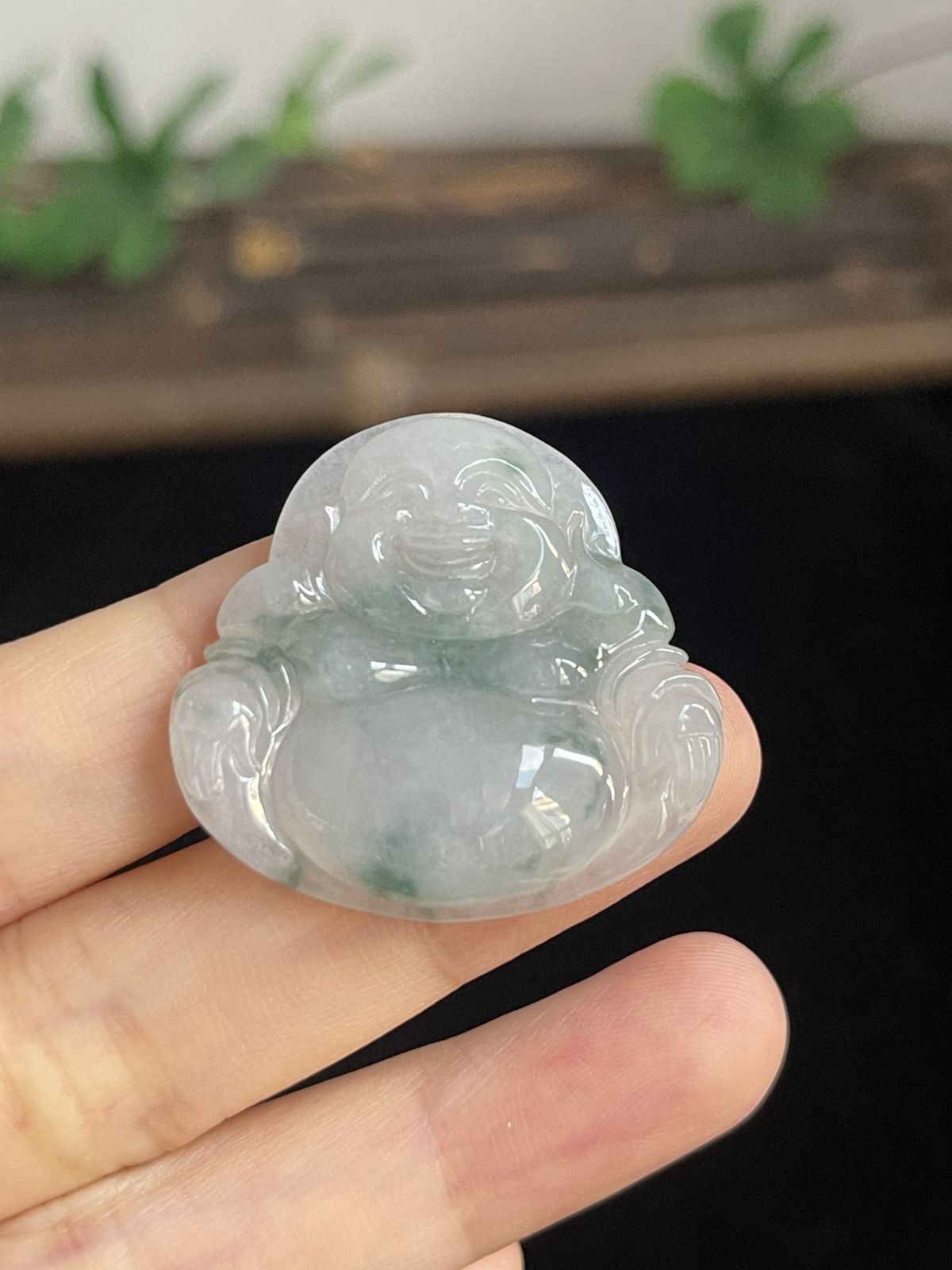翡翠冰糯种飘绿吊坠