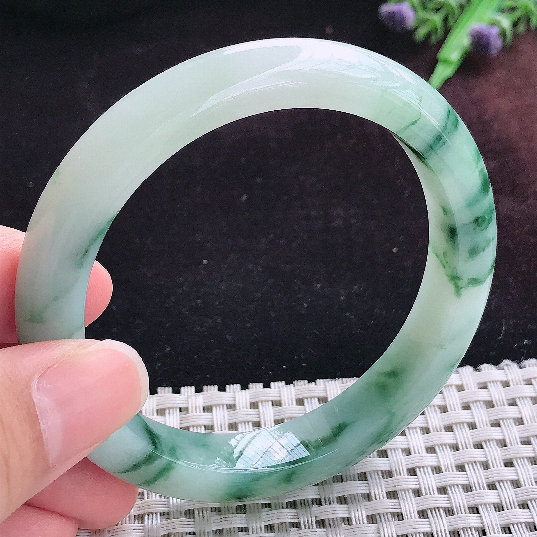 实拍A货翡翠57.8/11.3/8.6老坑精美冰润飘花手镯宽边玉镯平安镯女款
