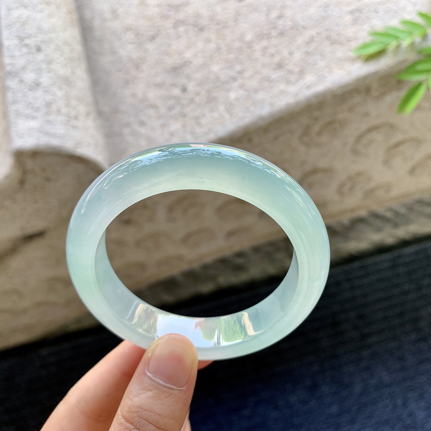 正圈54 55，圈口54.5/13.8/8.8，编码LH081234，冰晴绿，水润，种老，细腻，打灯有絮线