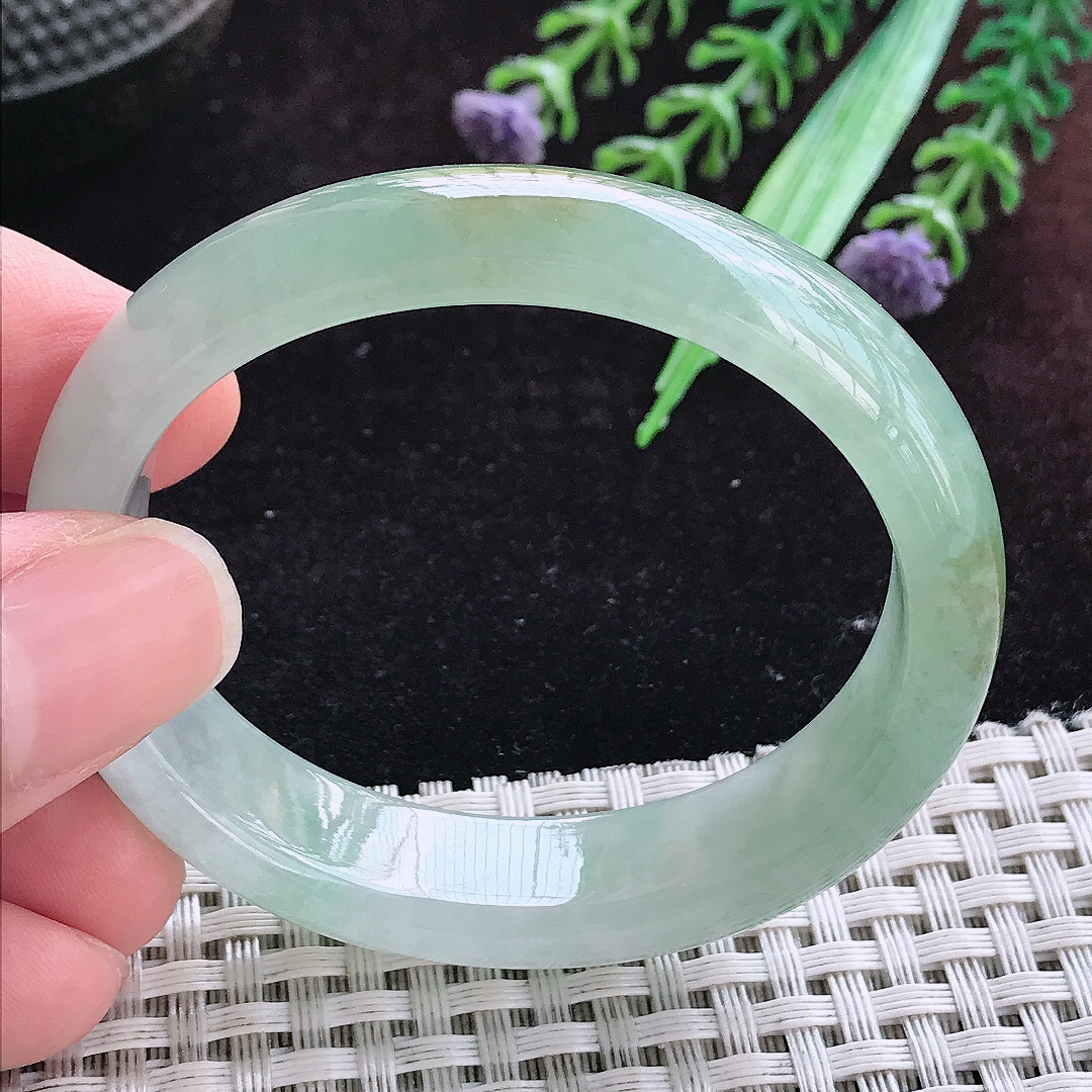 实拍A货翡翠49/43.5/12.9/6.6小圈口老坑冰胶晴底贵妃手镯宽边玉镯平安镯女款