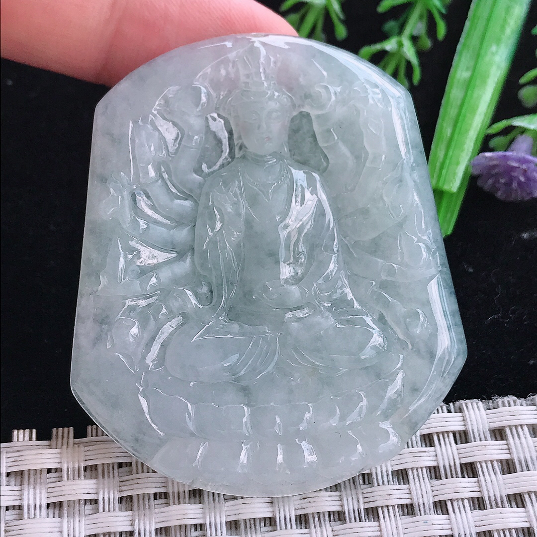 实拍A货翡翠55/48/5.3老坑冰润白月光千手观音吊坠翡翠玉挂件