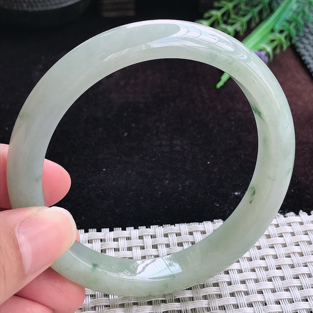 实拍A货翡翠63/11.4/8.7大圈口老坑温润飘花手镯宽边玉镯平安镯女款