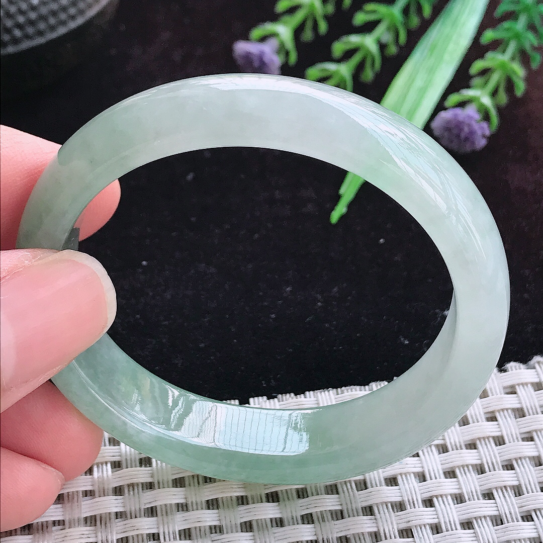实拍A货翡翠49/43.5/12.9/6.6小圈口老坑冰胶晴底贵妃手镯宽边玉镯平安镯女款