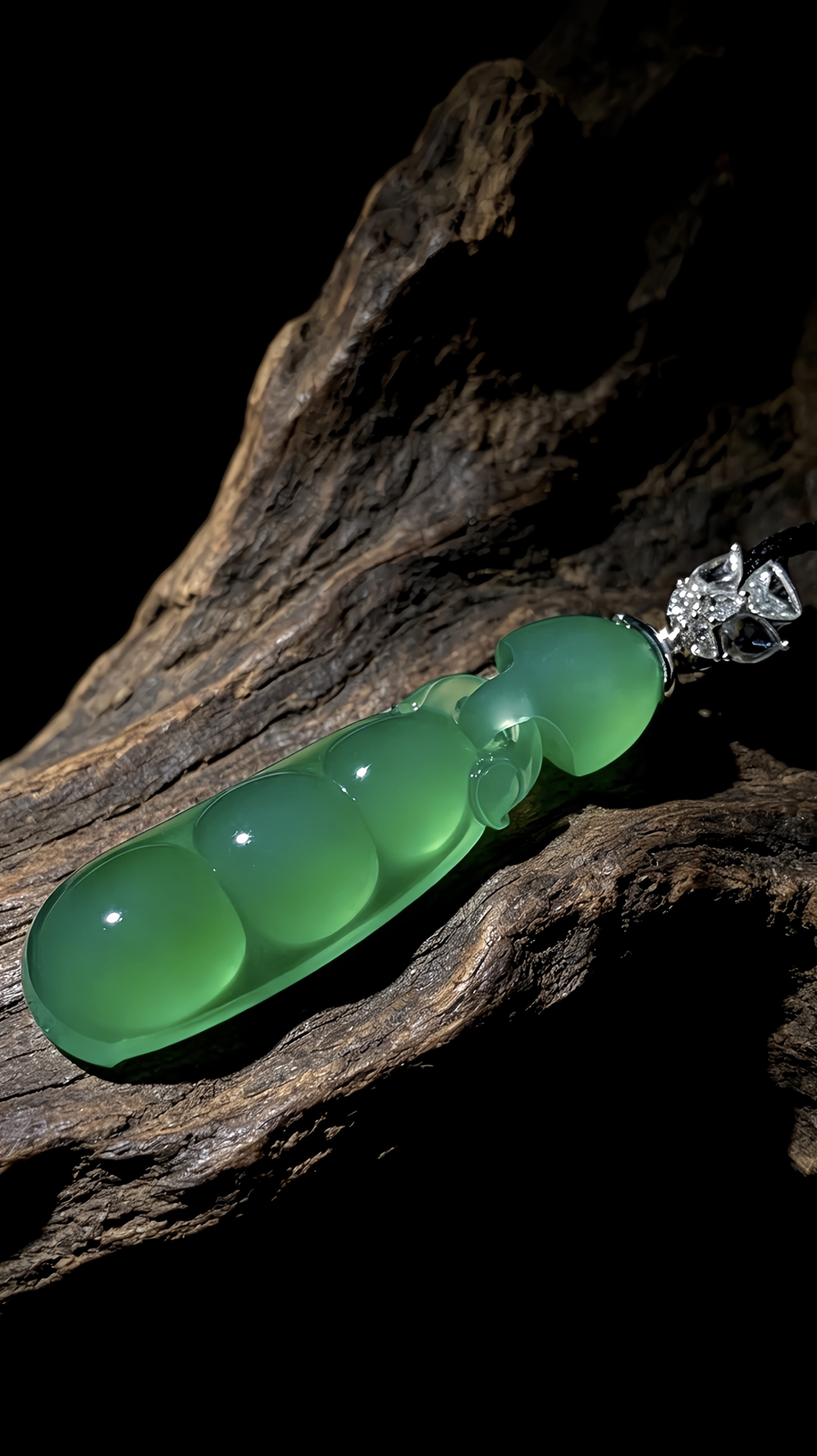 四季平安豆子，57-裸石47.5-13-6.8mm，
8.3g，18K金，南非钻，