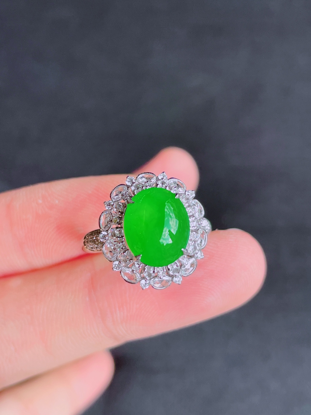 ️高冰绿蛋面戒指 晶莹剔透，新颖时尚，品相，0.5-9-5