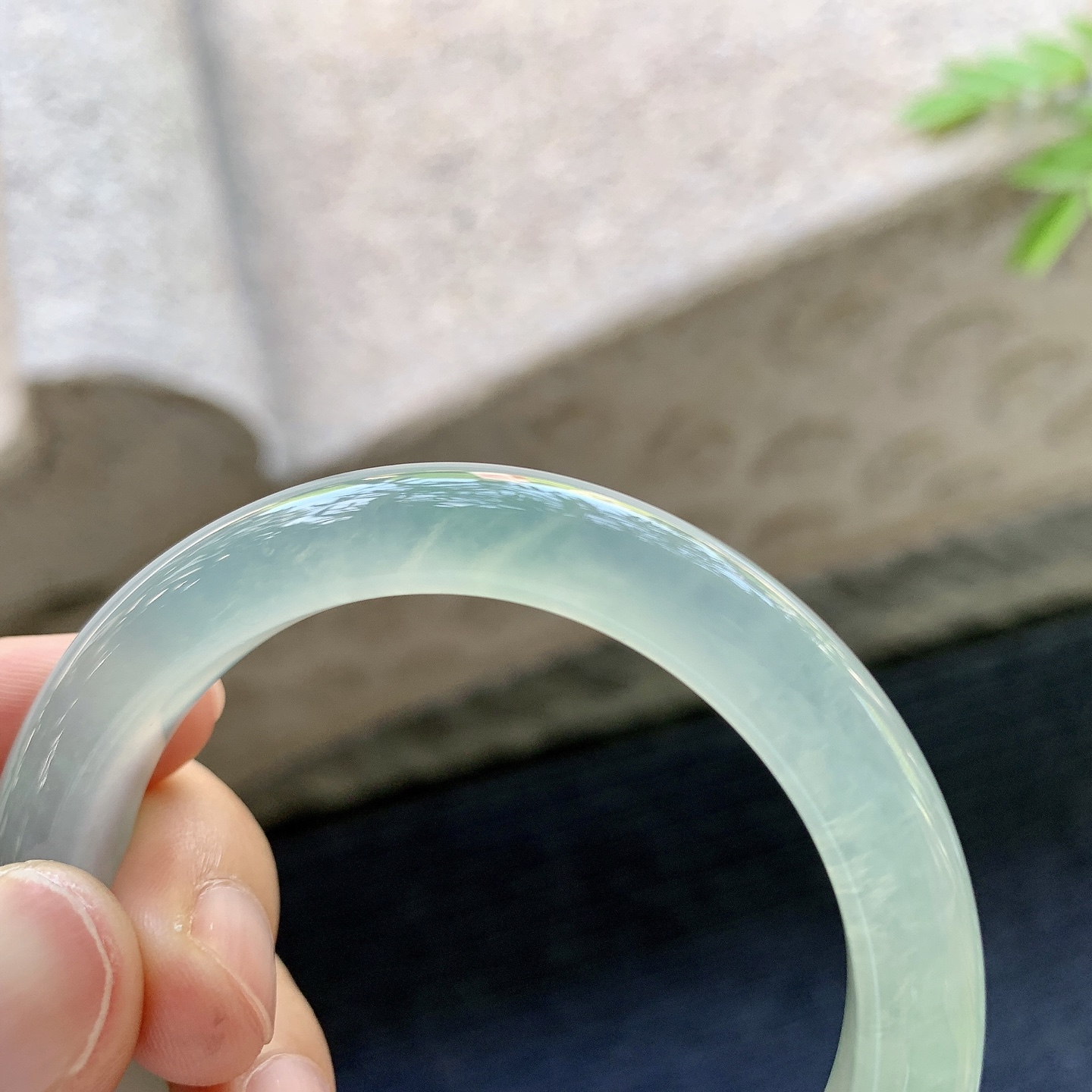 正圈50 51，圈口51/10.5/8，编码B2081208，冰晴绿，清透，水润，种老，细腻，有棉絮