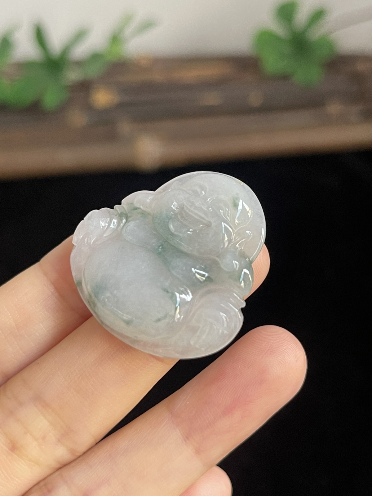 翡翠冰糯种飘绿吊坠