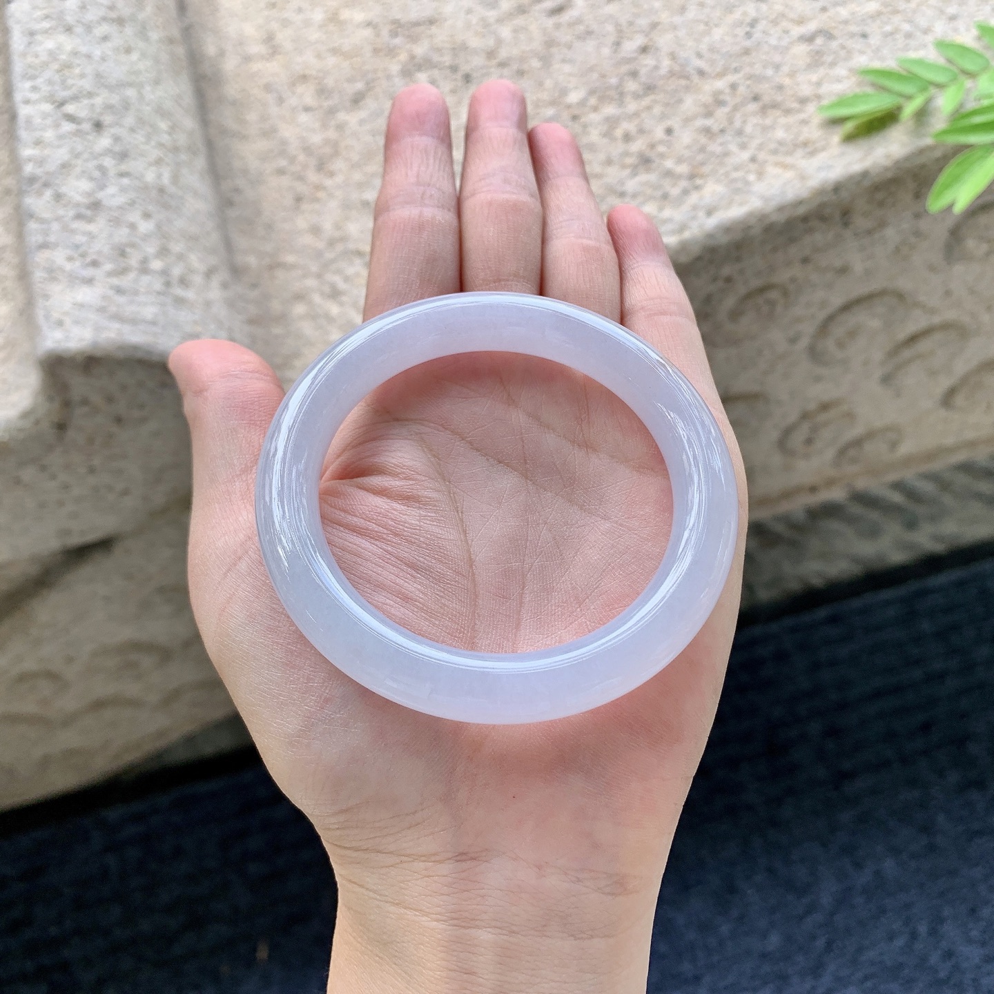 圆条53 54，圈口54.5/9.8/9.2，编码G7081237，细糯粉紫，水润，种老，细腻，无裂。