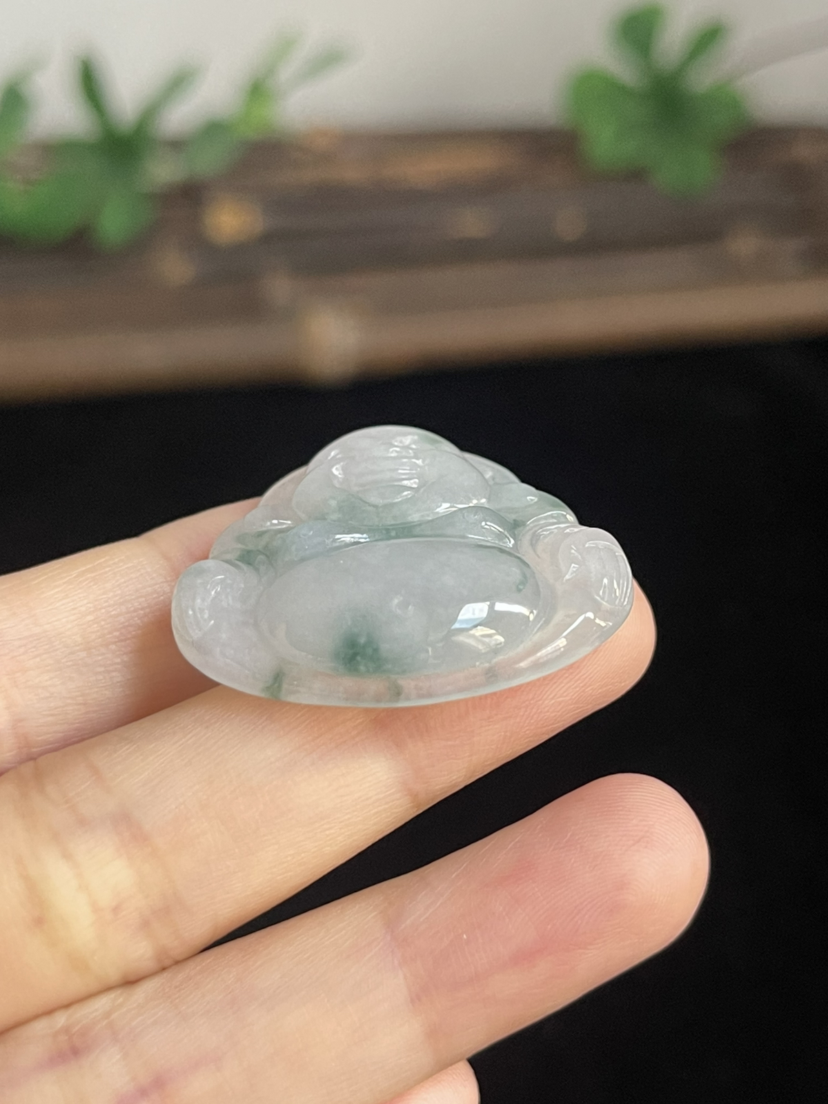 翡翠冰糯种飘绿吊坠