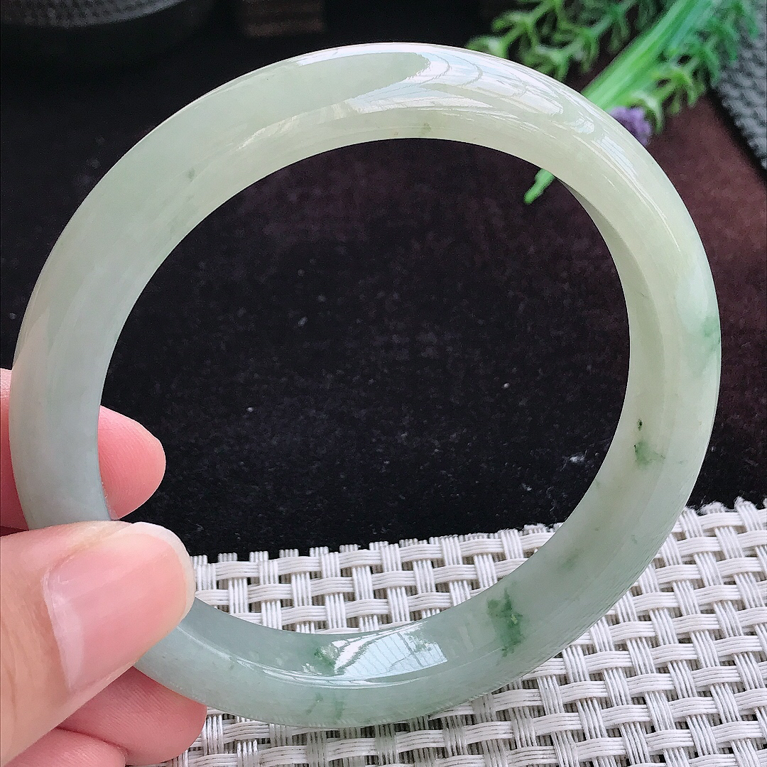 实拍A货翡翠63/11.4/8.7大圈口老坑温润飘花手镯宽边玉镯平安镯女款