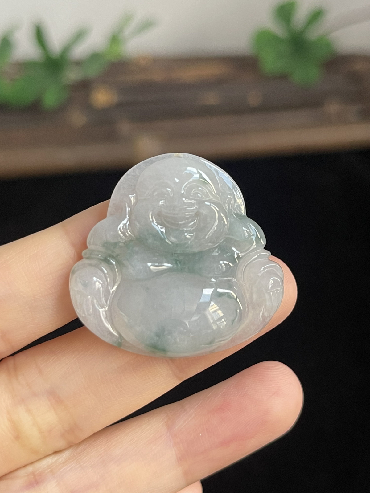 翡翠冰糯种飘绿吊坠