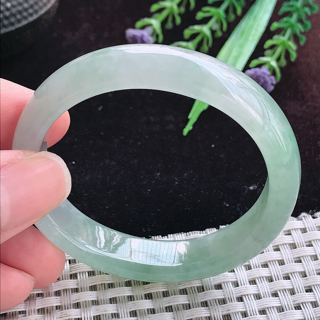 实拍A货翡翠49/43.5/12.9/6.6小圈口老坑冰胶晴底贵妃手镯宽边玉镯平安镯女款