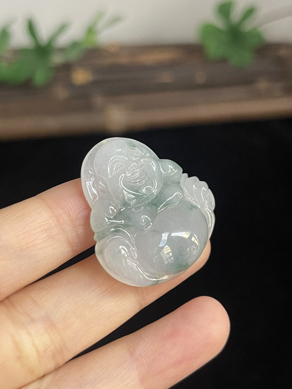 翡翠冰糯种飘绿吊坠