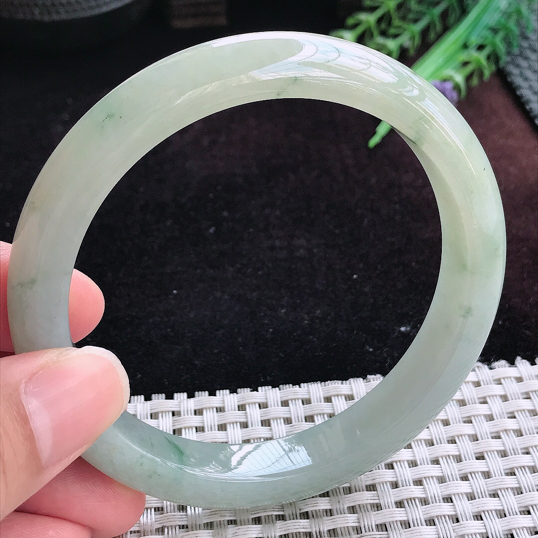 实拍A货翡翠63/11.4/8.7大圈口老坑温润飘花手镯宽边玉镯平安镯女款
