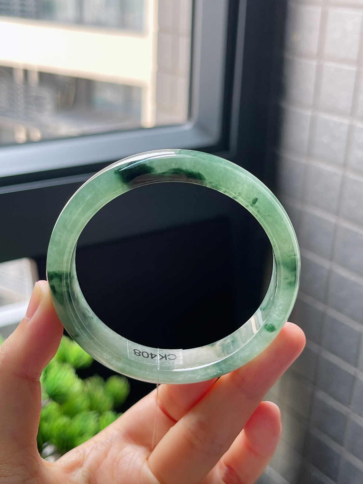 正圈58.2圈口，翡翠冰糯种飘绿手镯