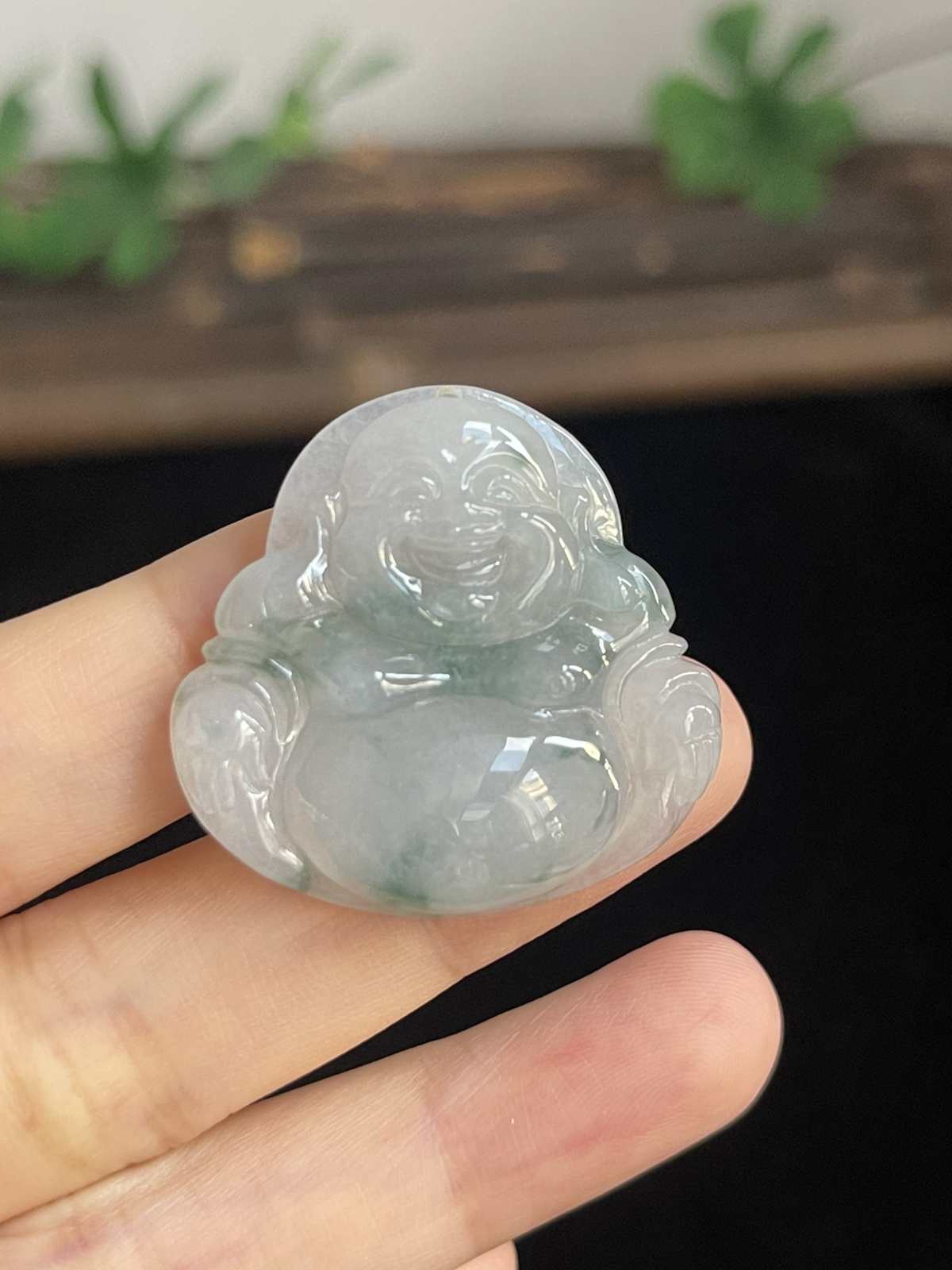 翡翠冰糯种飘绿吊坠