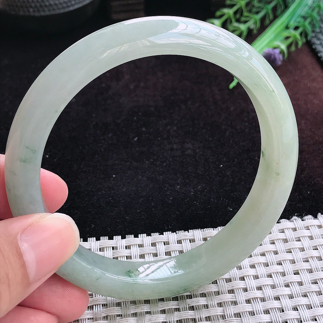 实拍A货翡翠63/11.4/8.7大圈口老坑温润飘花手镯宽边玉镯平安镯女款