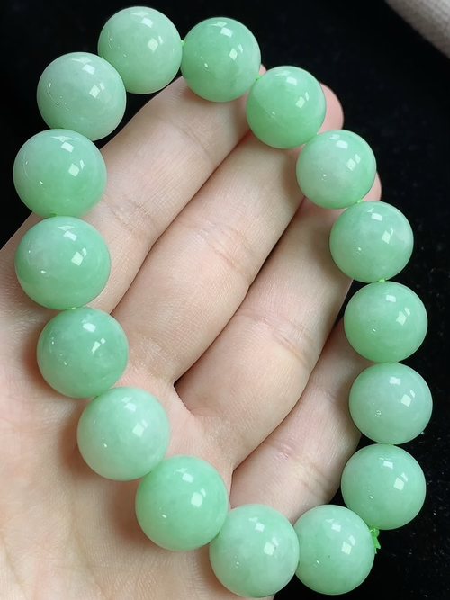 绿玉珠手链，尺寸13.2mm，D11yja