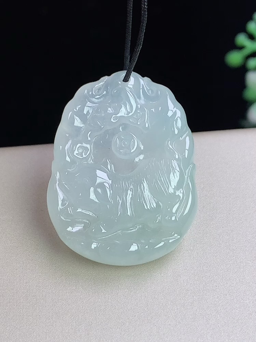 冰种招财猪牌，无裂，尺寸28.5-21.8-5.4mm，D11yaf