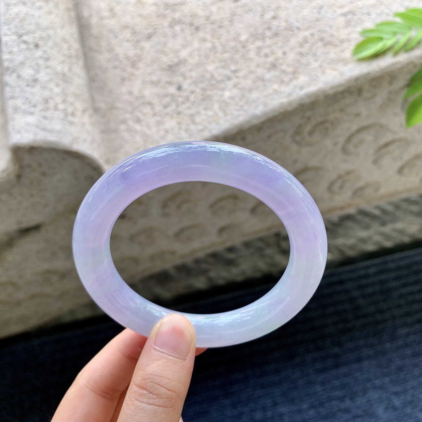 圆条57 58，圈口58.8/11/11，编码A1081374，描述：水润，种老，细腻，打灯有棉絮