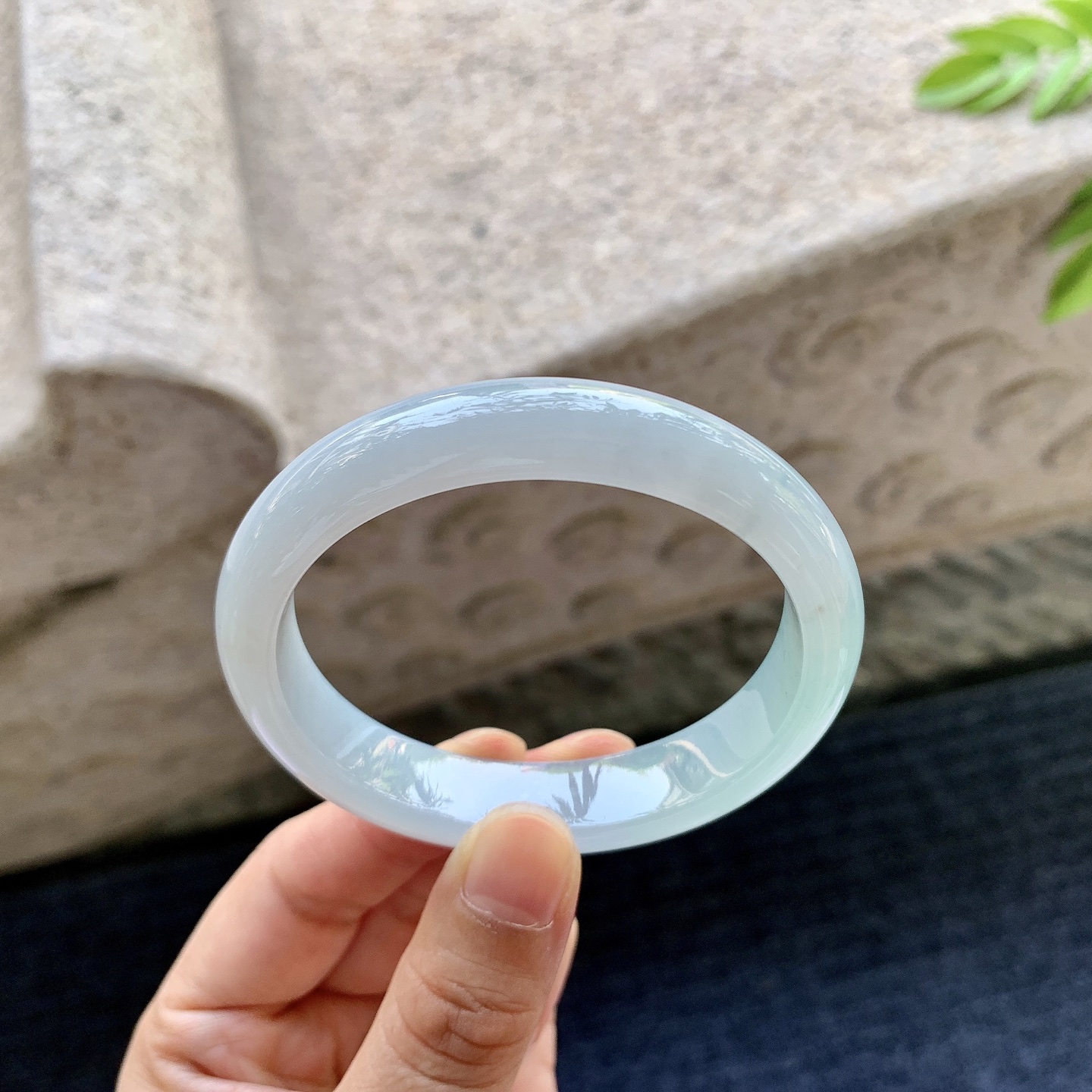 糯冰晴蓝，水润，种老，细腻，有棉纹