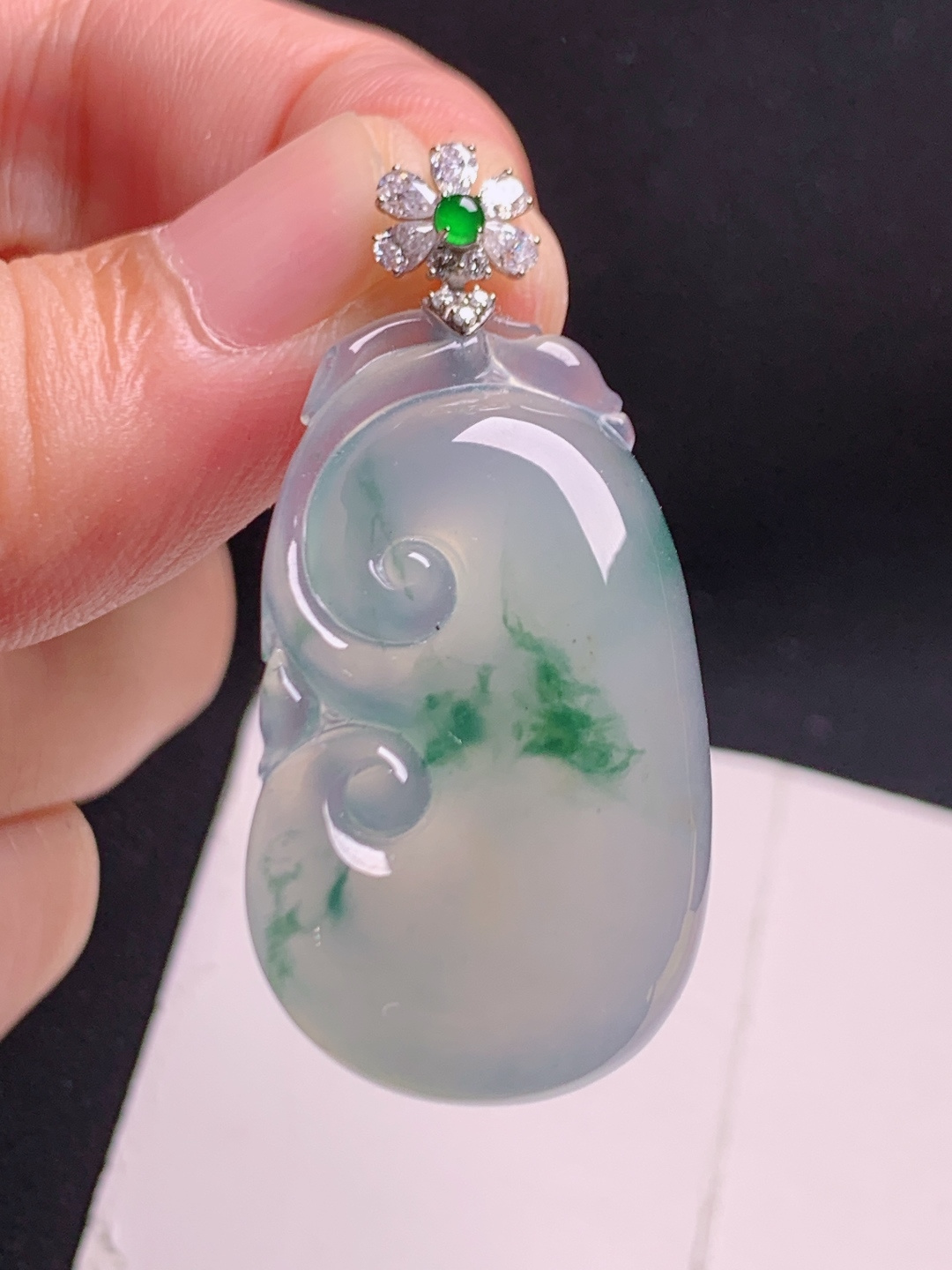 ️ 冰种飘花如意：冰透起光，飘花写意，清雅脱俗