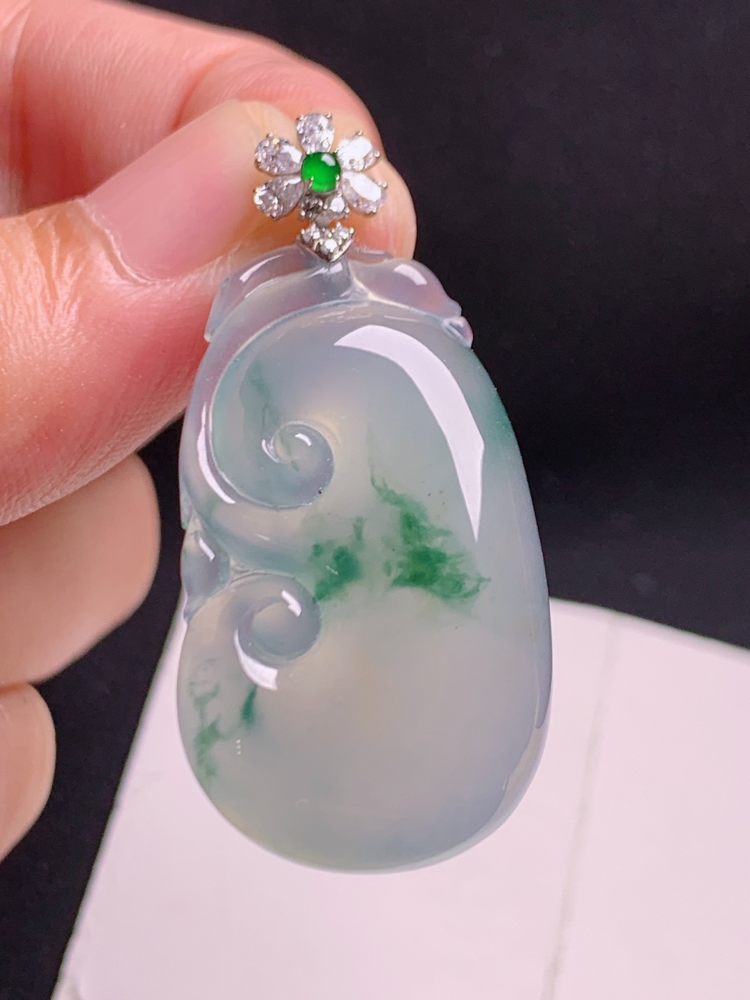 ️ 冰种飘花如意：冰透起光，飘花写意，清雅脱俗