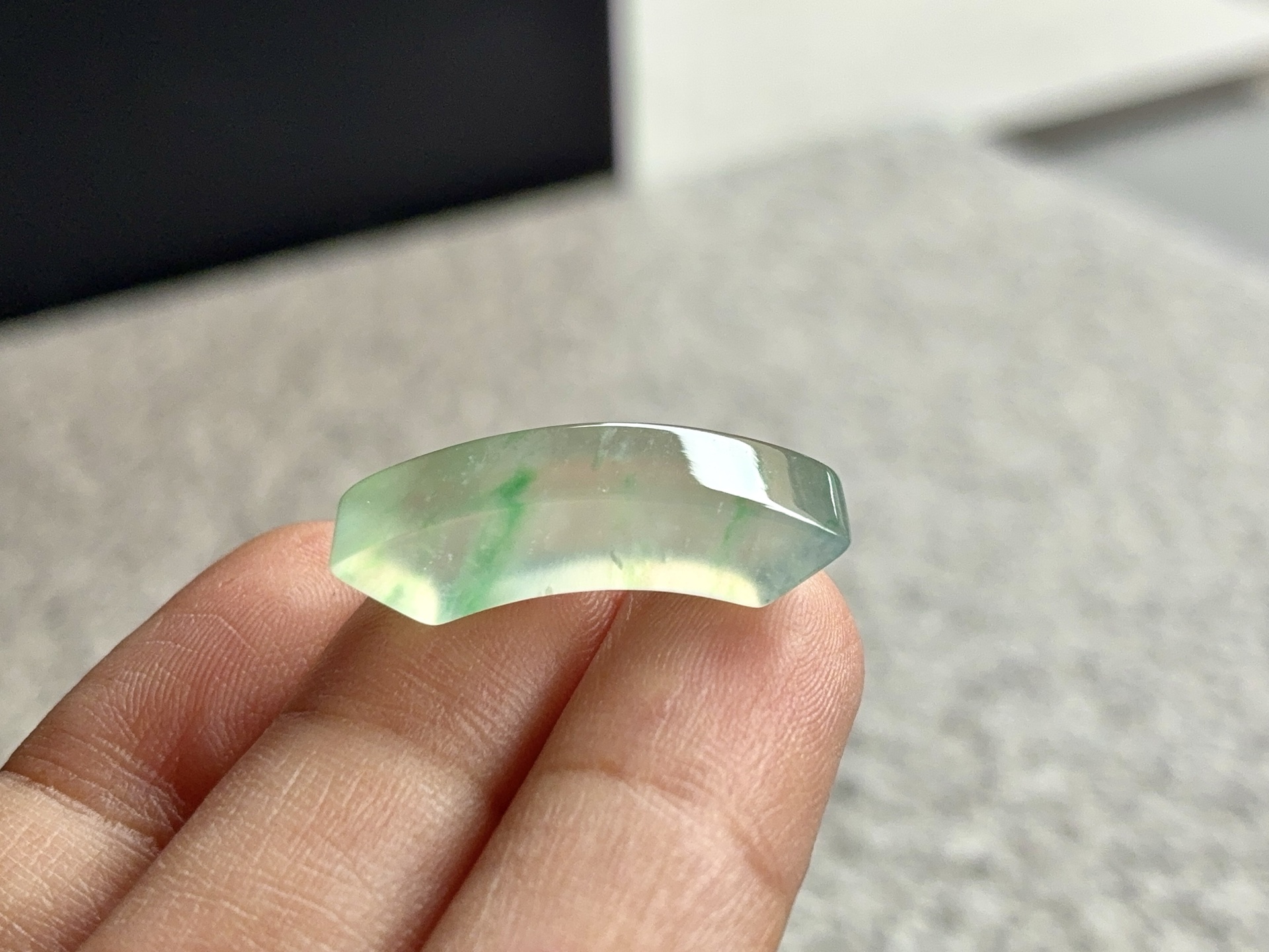 冰飘彩马鞍，尺寸：23.2×5.7×5.5