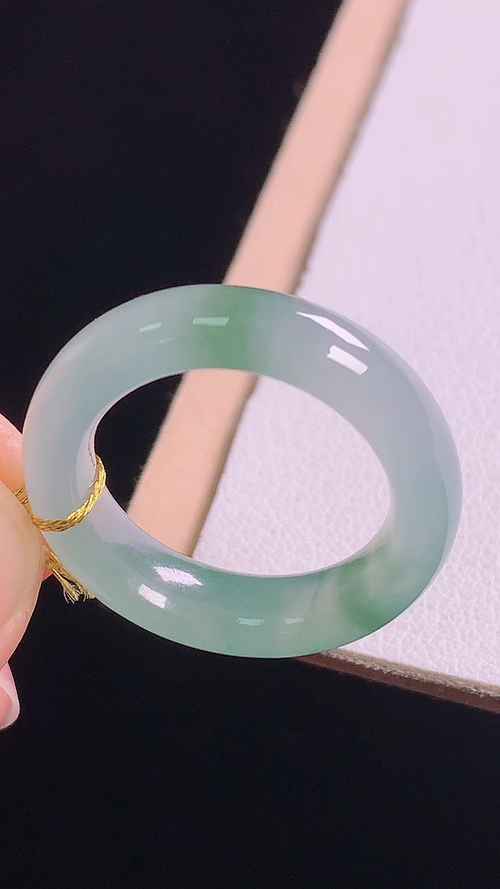 ️冰飘花指环，无裂，尺寸:圈口14/17.2-5.5-3.8mm 8