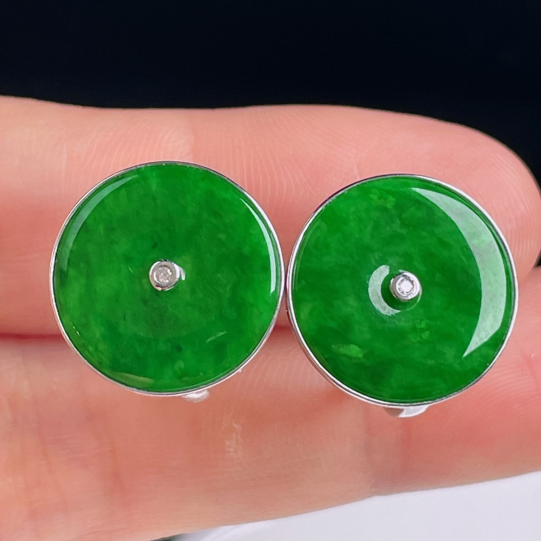 辣绿耳坠，老种起光，细底通透，尺寸：裸石15.8/2.3mm0812