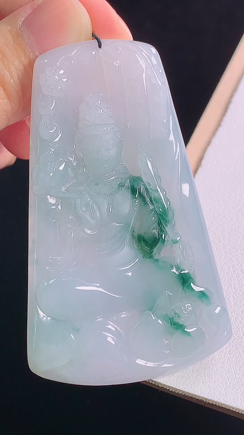 ️冰飘花虚空藏菩萨，无裂，尺寸:65.7-40.3-5.9mm 10