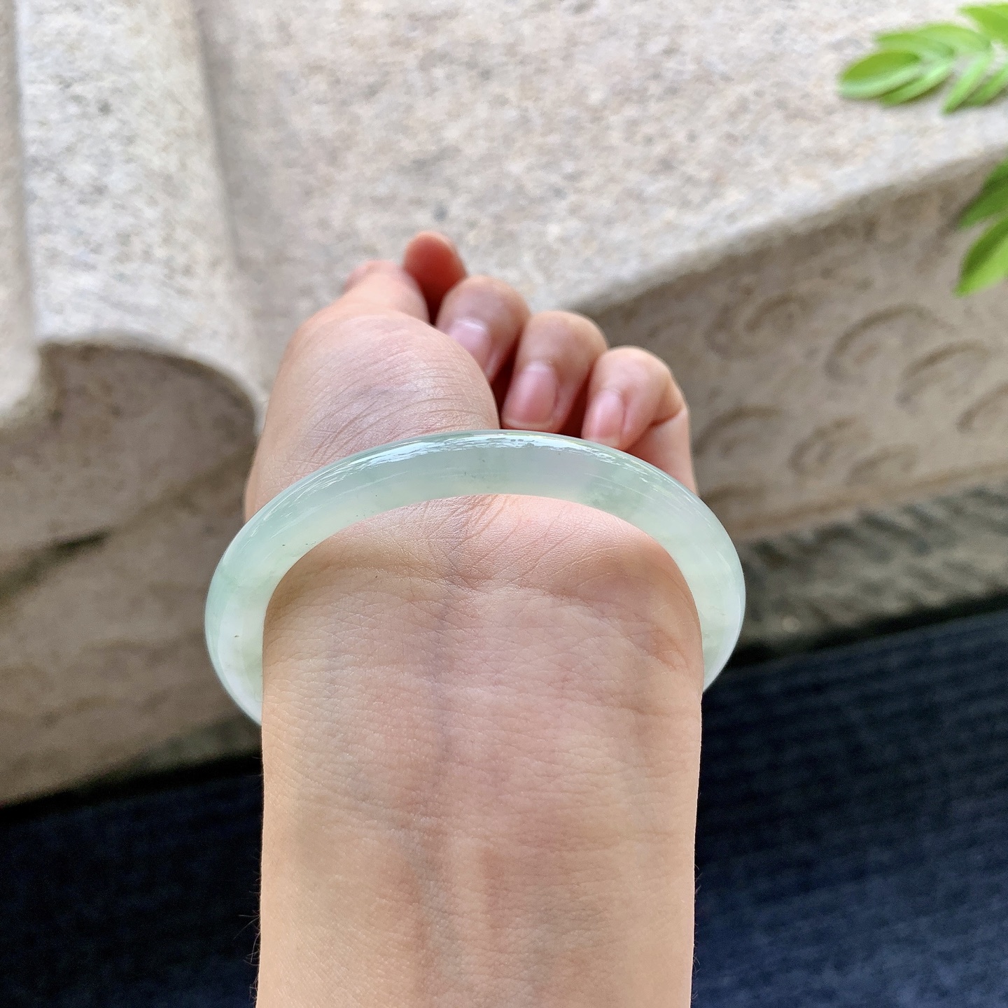 圆条53 54，圈口54/6.3/7，编码AD081314，糯冰晴底，水润，种老，细腻，无裂。