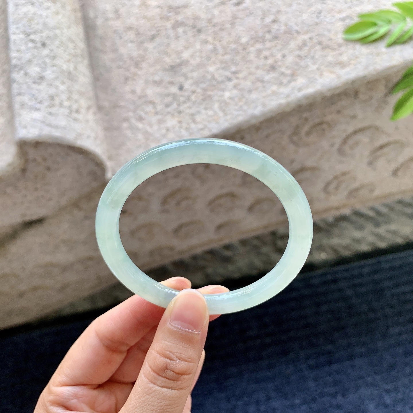 圆条53 54，圈口54/6.3/7，编码AD081314，糯冰晴底，水润，种老，细腻，无裂。
