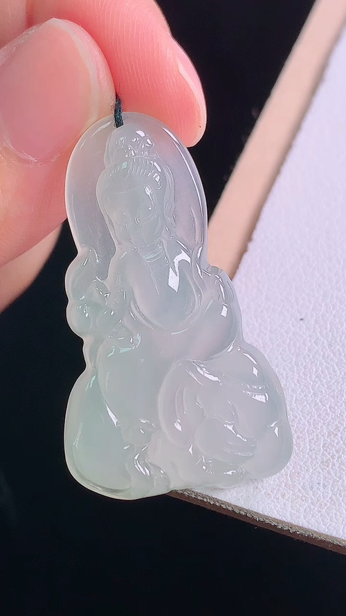 ️冰种观音，无裂，尺寸:36.6-21.2-4.4mm 10