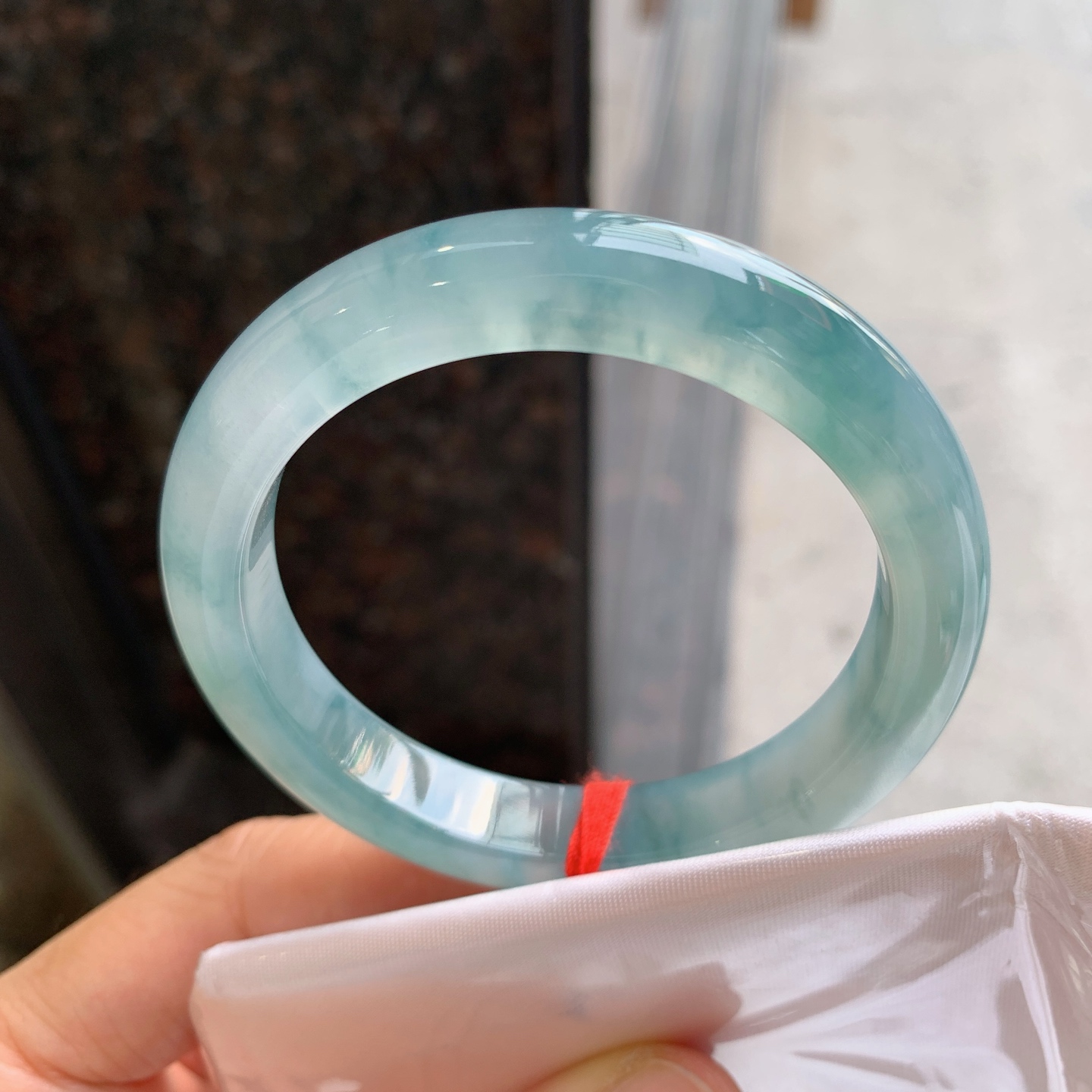 正圈冰蓝水飘花，无裂，尺寸：51.6/10.3/8.2，冰润