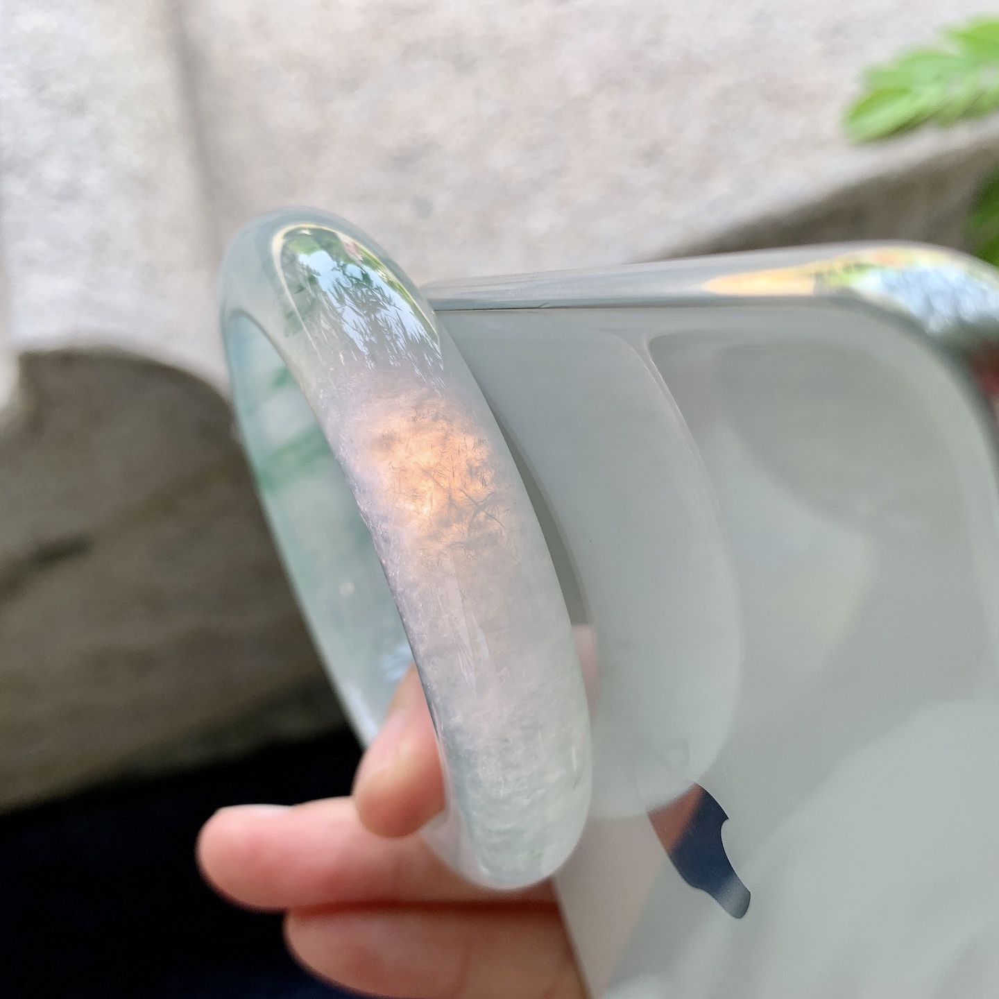 正圈54 55，圈口55.5/13.3/9.5，编码G6081341，描述高冰飘花，起光，清透，水润，种老，细腻，打灯有絮线