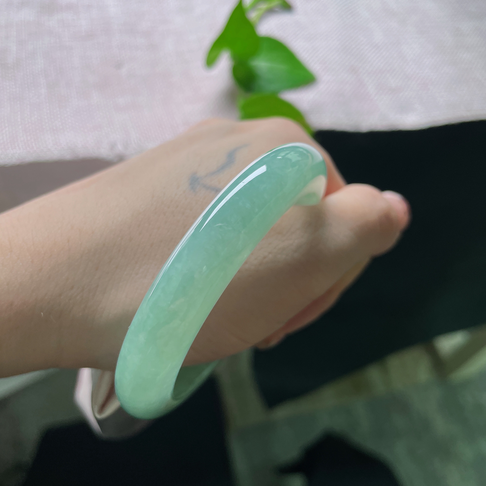 53.6/11/9绿底正圈，水润细腻，清馨怡人，秀丽清新，婉间风华，贵气，ss57392a