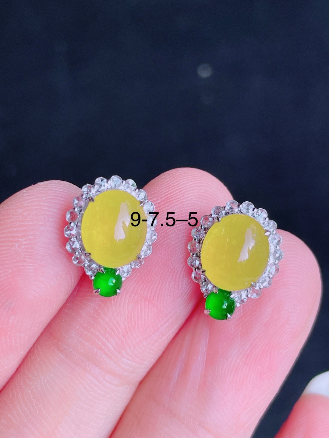 高冰黄翡蛋面耳钉，晶莹剔透，新颖时尚，品相，9-7.5-5