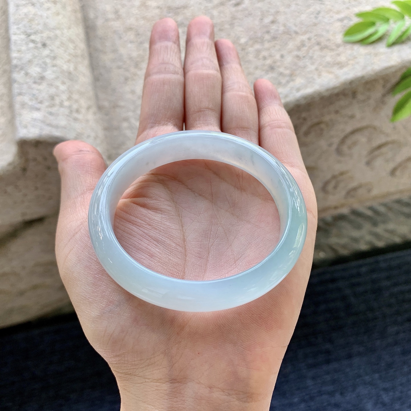 糯冰晴蓝，水润，种老，细腻，有棉纹