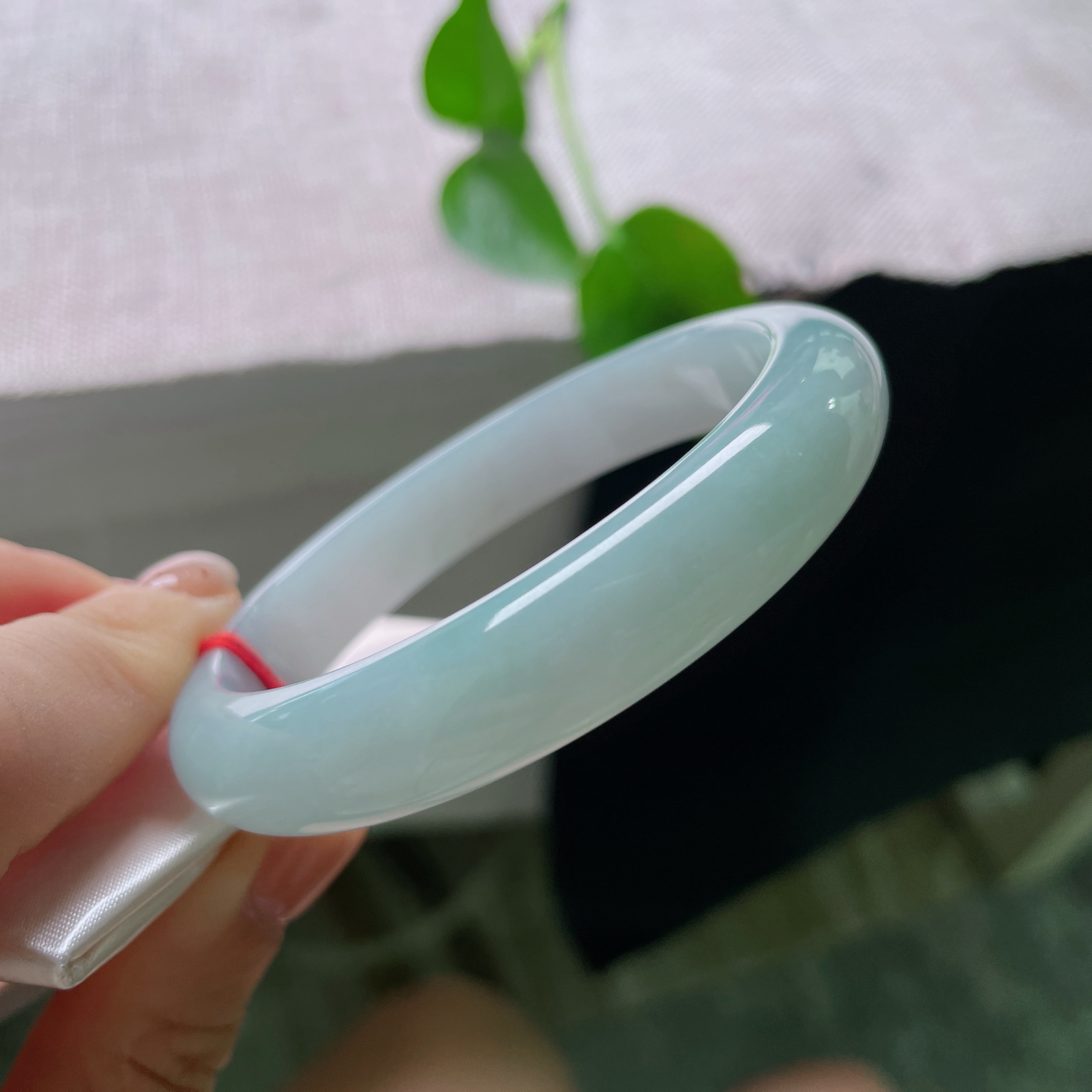 特惠活动#57.9/11.8/7.5，蓝底正圈，清爽自然，落落大方，百搭款，时尚不挑肤色，57341a