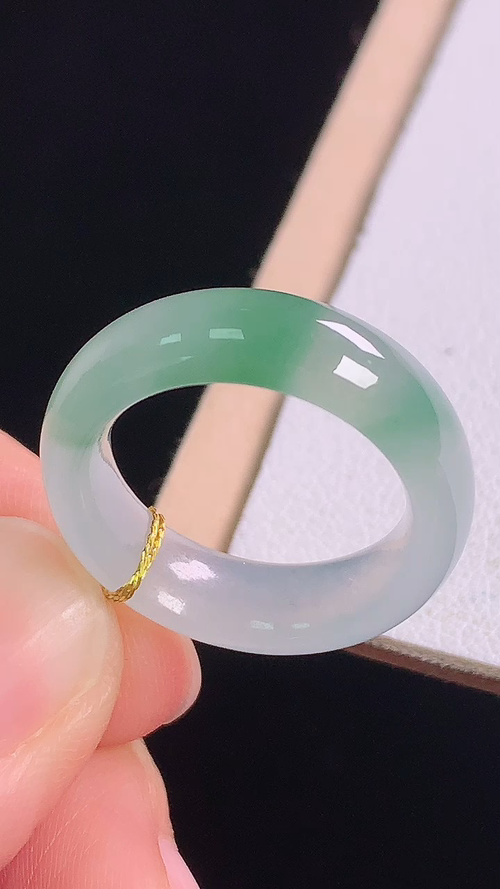 ️冰飘花指环，无裂，尺寸:圈口11/16.0-6.1-3.3mm 8