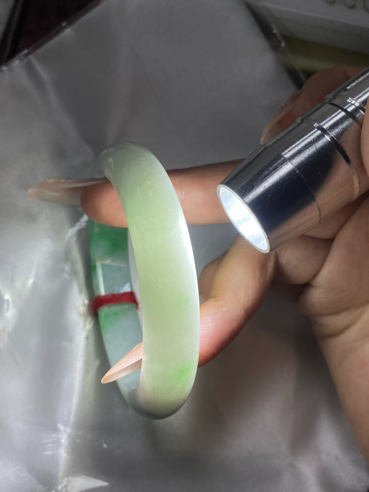 阳绿白底青正圈手镯
⭕️57.8-13-9.3