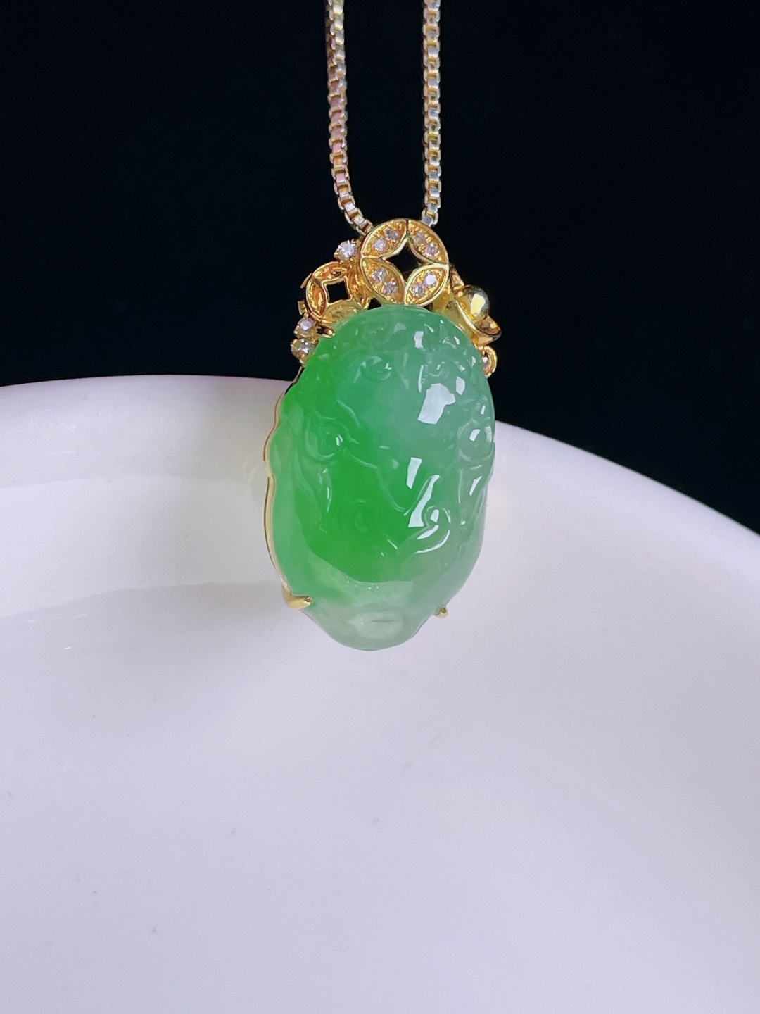 冰绿貔貅，老种起光，细底通透，尺寸：22.3/11.8/8.7裸石18/11.8/7.3mm0812