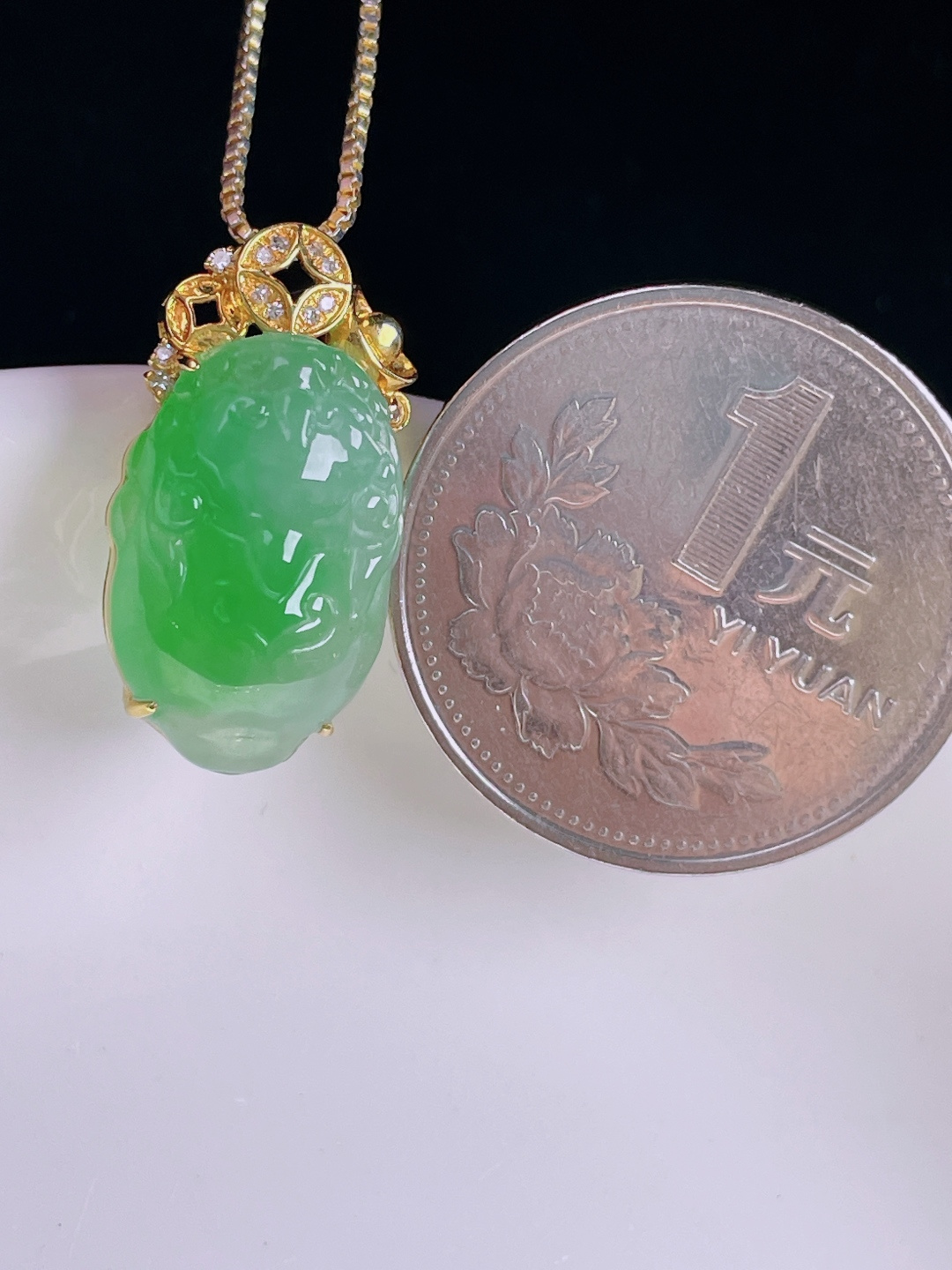 冰绿貔貅，老种起光，细底通透，尺寸：22.3/11.8/8.7裸石18/11.8/7.3mm0812