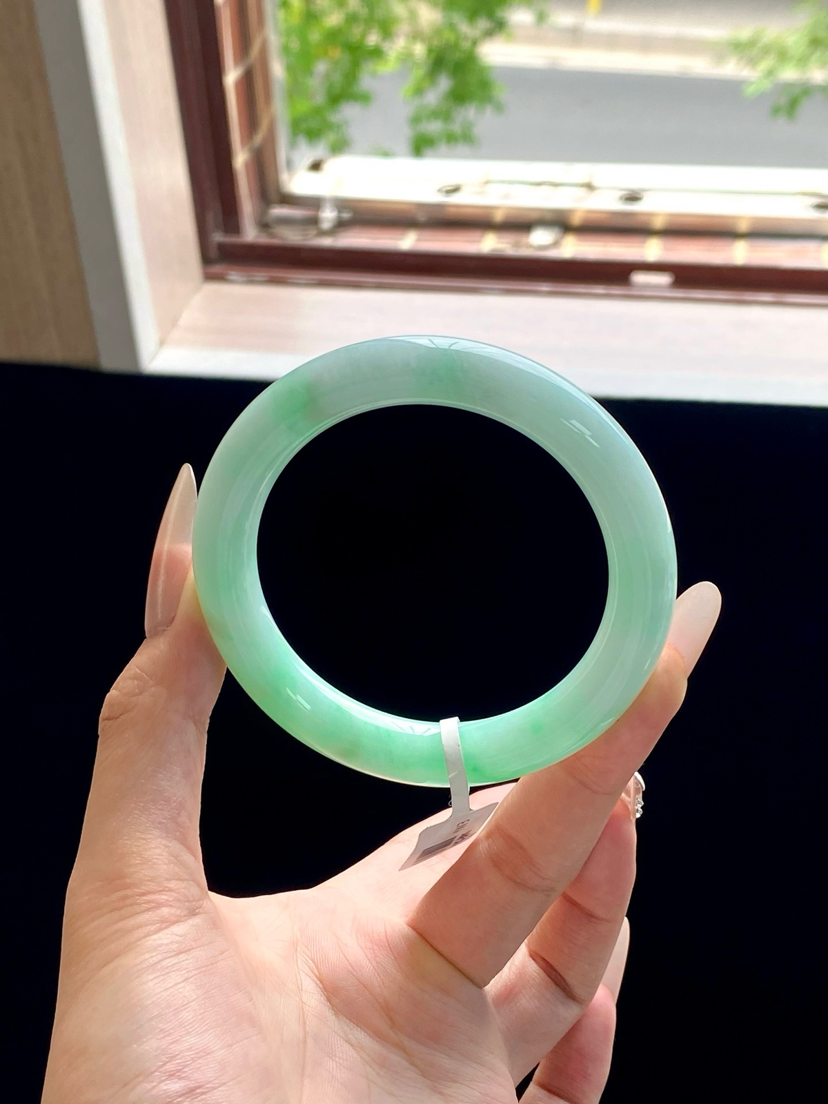 果阳绿圆条成品手镯
⭕️58-10.5-10.8
