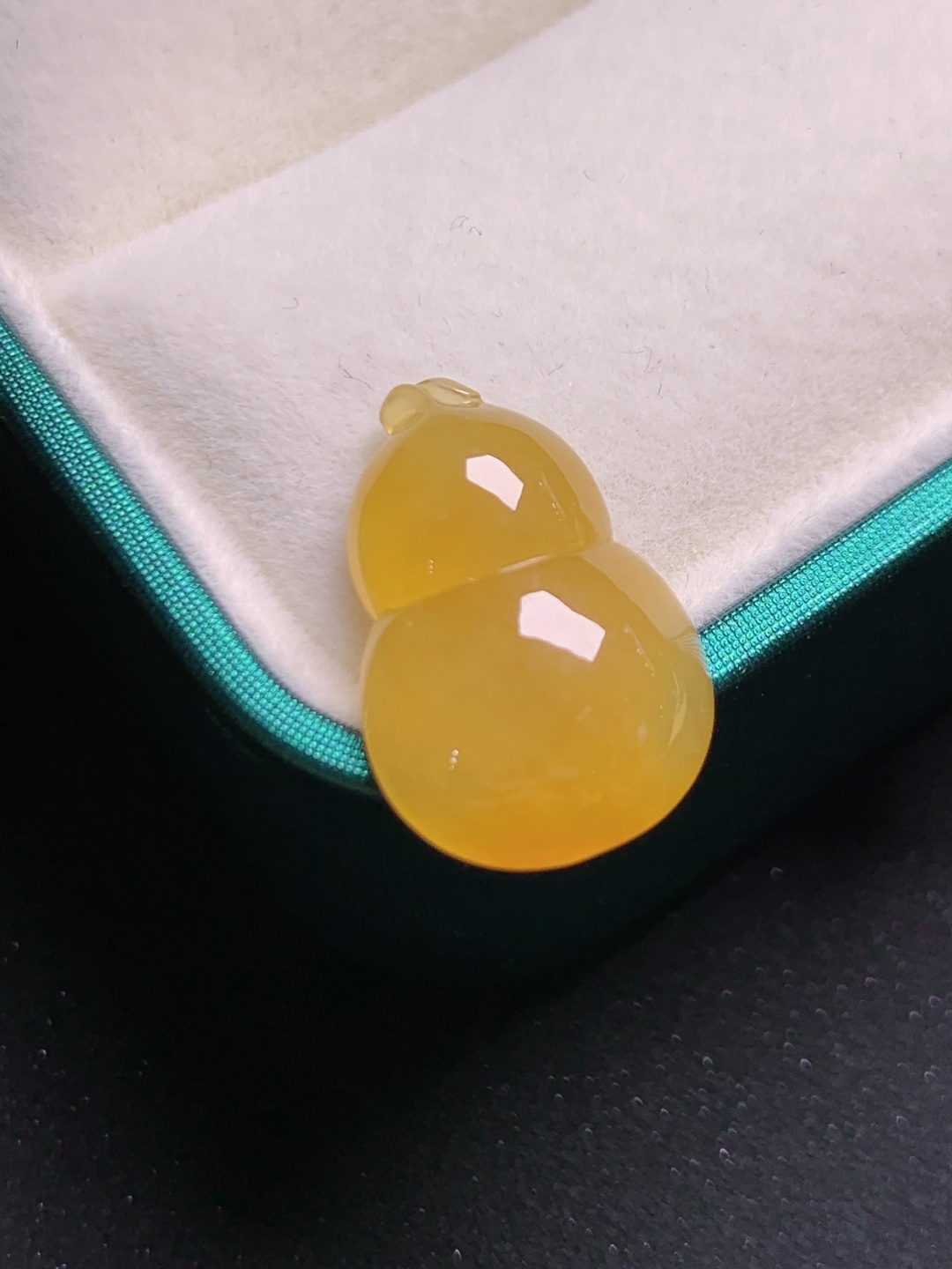 ️ 黄翡葫芦：满色蜜糖黄，圆润饱满，福禄双全