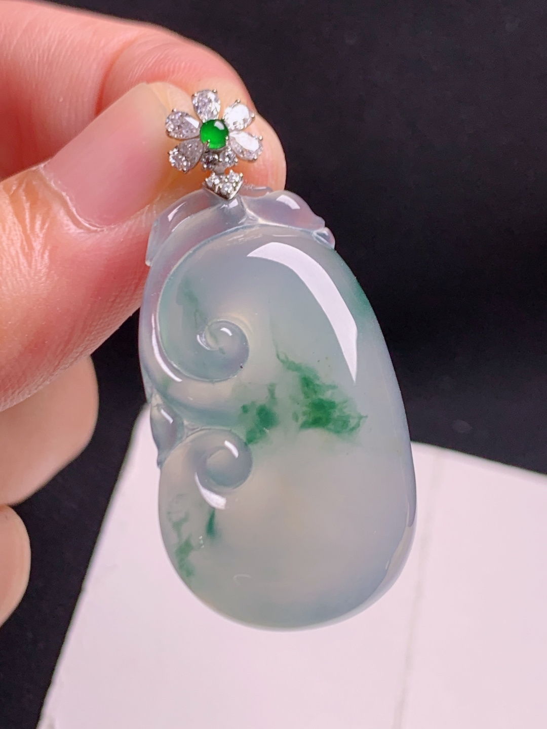 ️ 冰种飘花如意：冰透起光，飘花写意，清雅脱俗