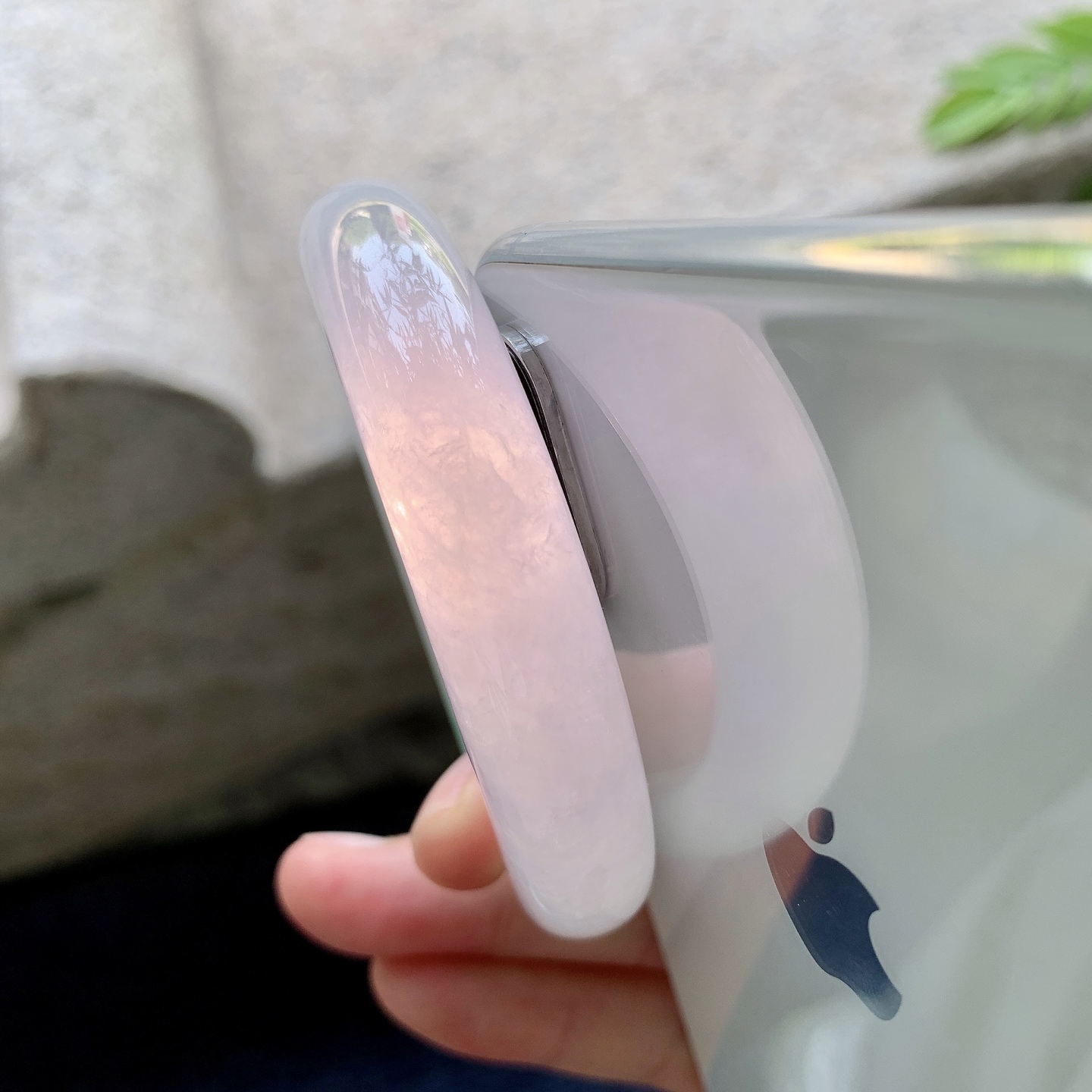正圈54 55，圈口55/12.4/9.4，编码HD081353，描述糯冰飘绿，水润，种老，细腻，打灯有絮线